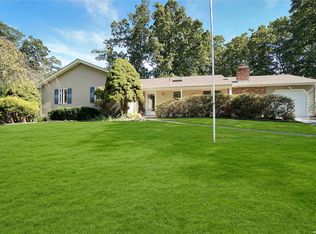 3 Fairway Dr, Rocky Point, NY 11778
