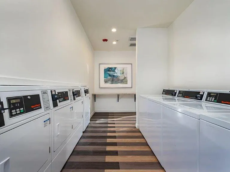 Woodcrest Apartments — Photo 11