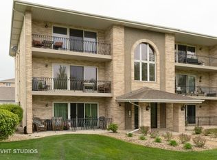 17758 Bernard Dr APT 1A, Orland Park, IL 60467