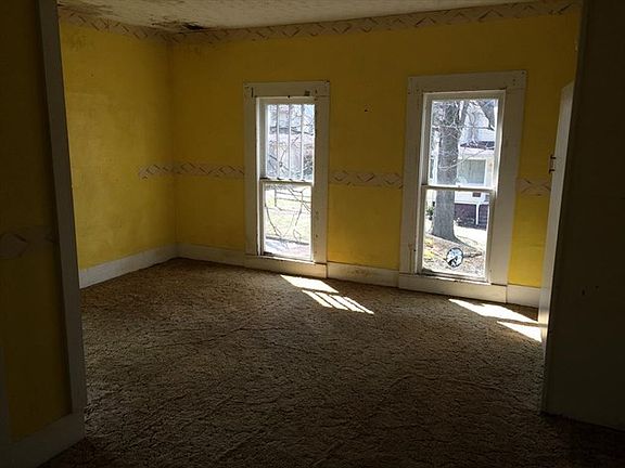 4th image of 1041 Parrish St