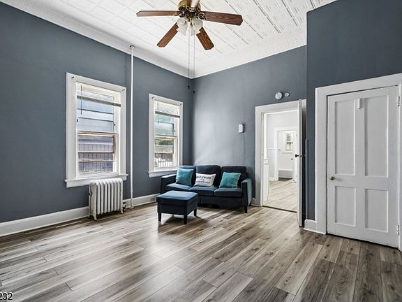 3rd image of 9 Lombardy Pl