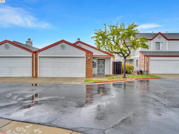 7 Town Square Pl, Oakland, CA 94603