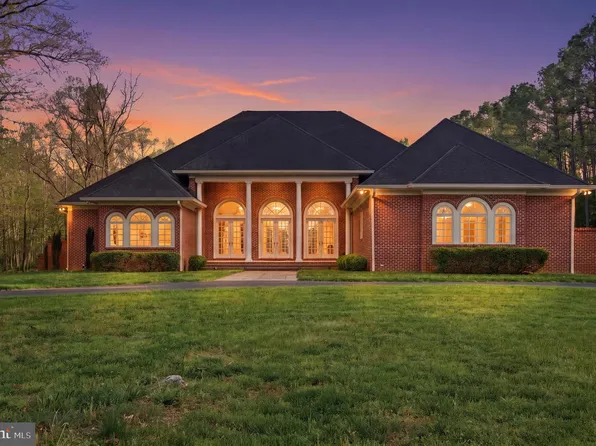 84 Rock Hall Farm Ln, Berryville, VA 22611