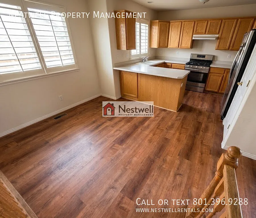 Beautiful 4 -bed home in Saratoga Springs! — Photo 3