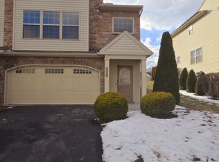 1810 Vista Dr, Mechanicsburg, PA 17055
