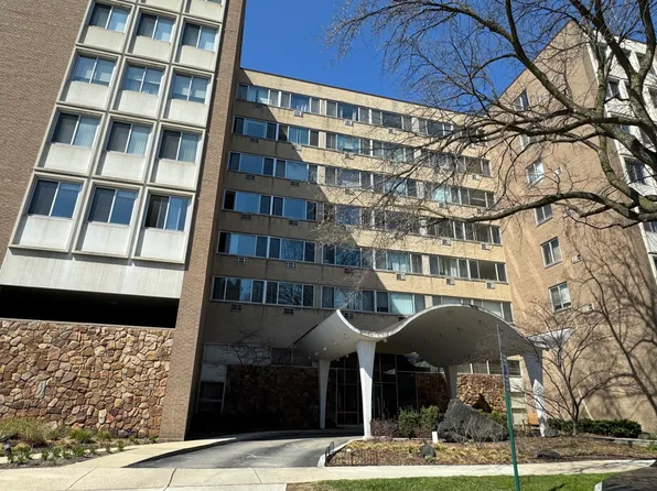 (undisclosed Address), Oak Park, IL 60301