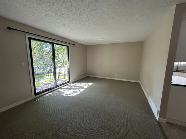 10919 122nd St NW, Edmonton, AB T5M 0A7