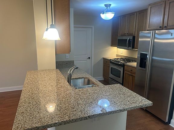 3rd image of 1320 Riverside Ln APT 200