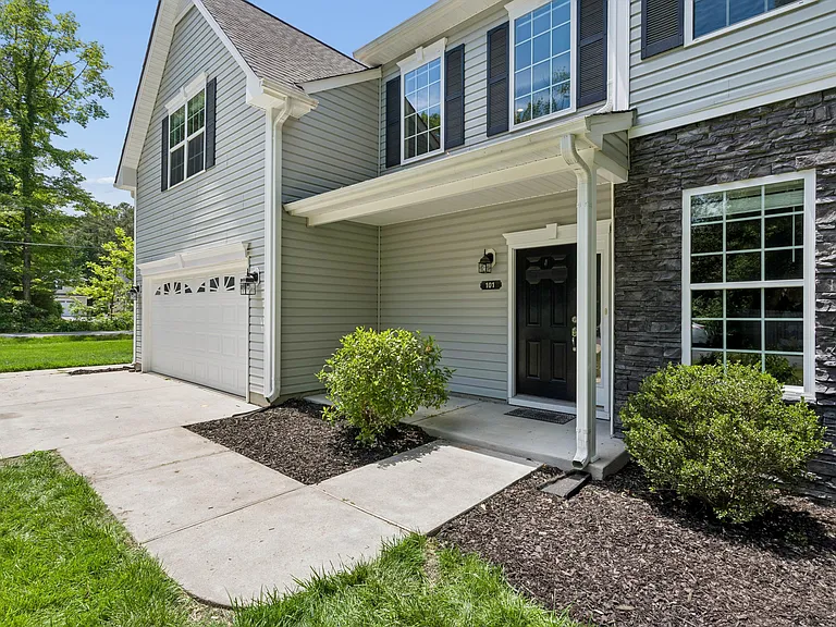 101 Sycamore Ln — Photo 7