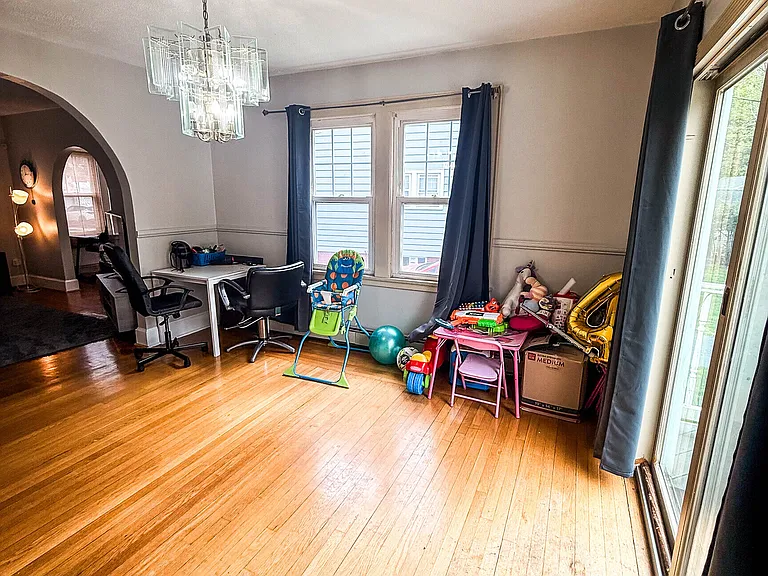 38 Grandview Ave — Photo 16