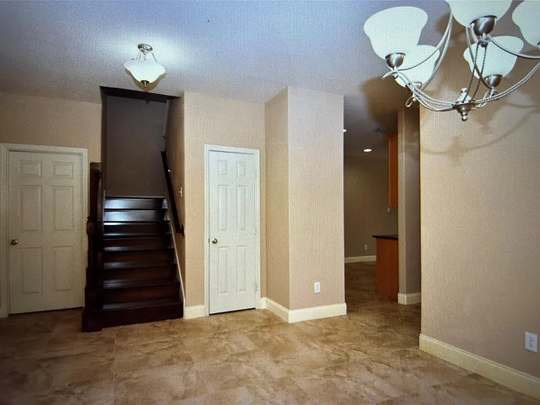 8911 Silent Willow Ln — Photo 17