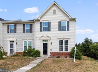 10 Erie Pl, Falling Waters, WV 25419