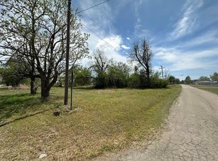 623 W Madison St #11-12, Crescent, OK 73028