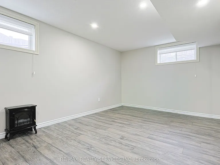 49 Woodhatch Cres #BASEMENT — Photo 13