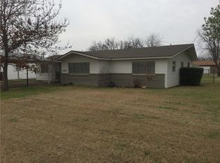 1417 Hillcrest Dr, Graham, TX 76450