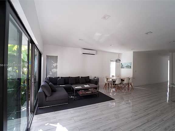 2nd image of 4427 Sheridan Ave