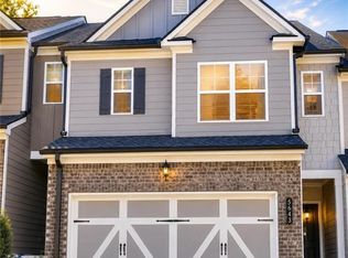 5643 Chickory Dr, Flowery Branch, GA 30542