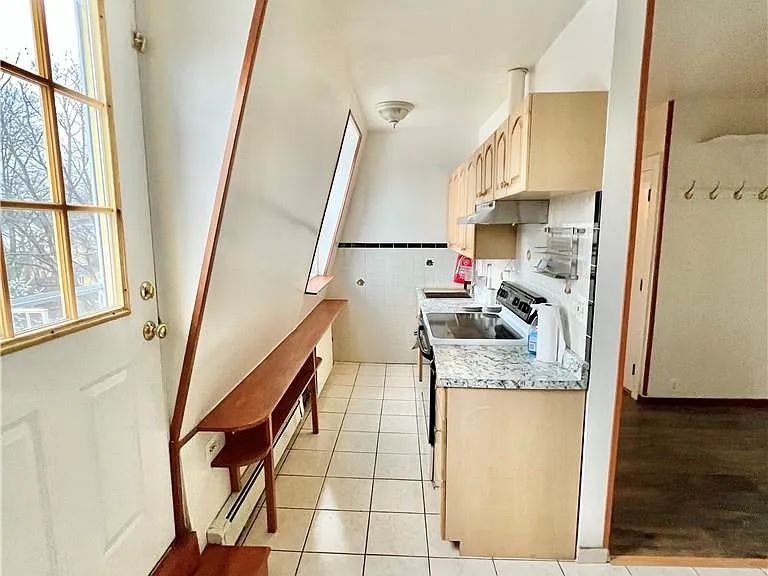 210 Union Ave — Photo 14