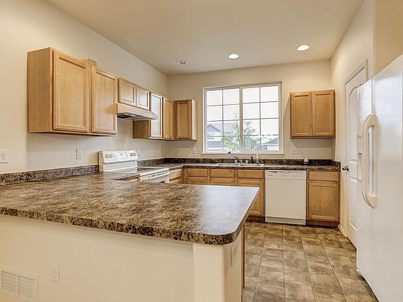 2nd image of 2928 Aspen Ave
