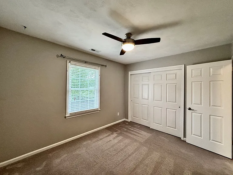 965 Commodore Dr — Photo 43