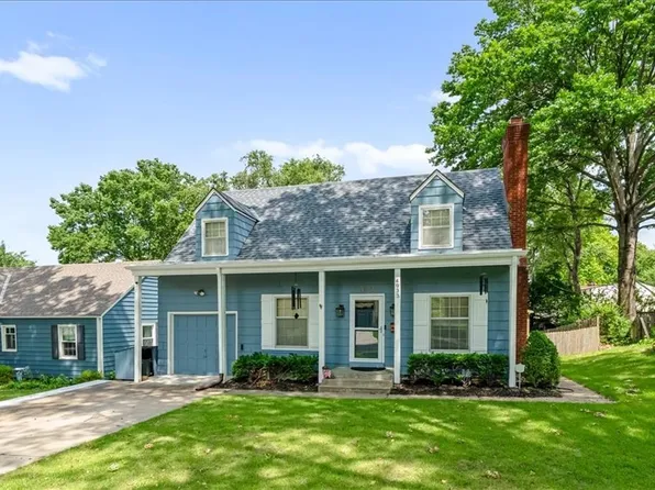 4933 Booth St, Westwood, KS 66205