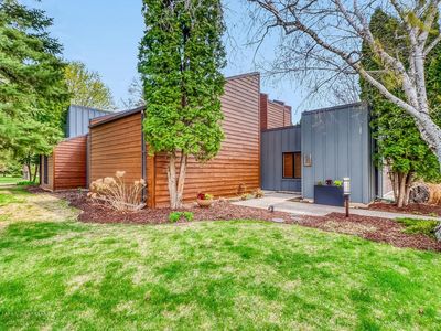 1303 Elm Cir N, Fargo, ND, 58102