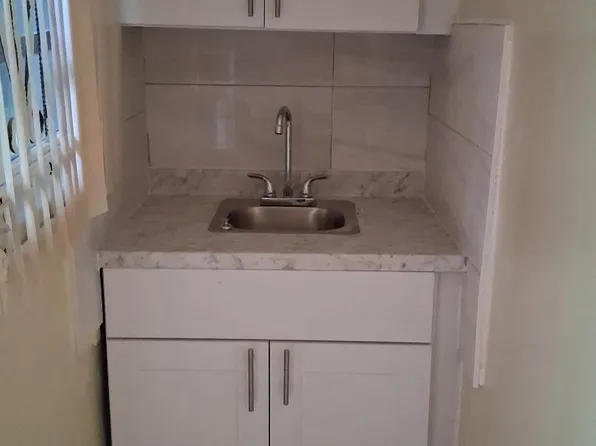 710 NW 177th Ter, Miami Gardens, FL 33169