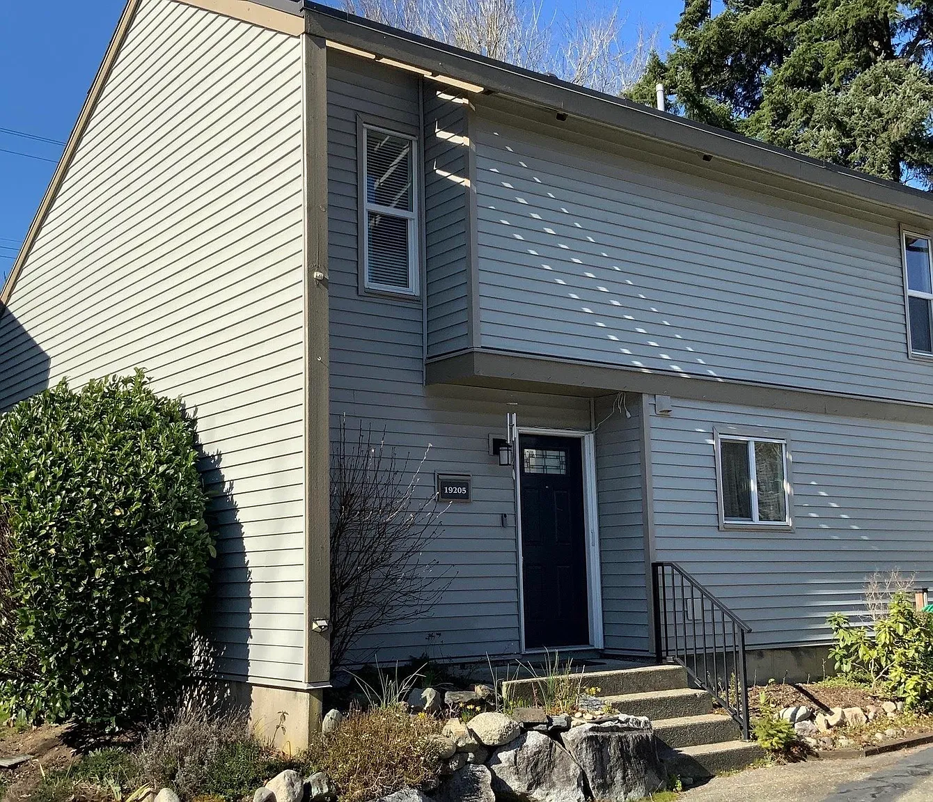 19205 Fairway Dr photo 1