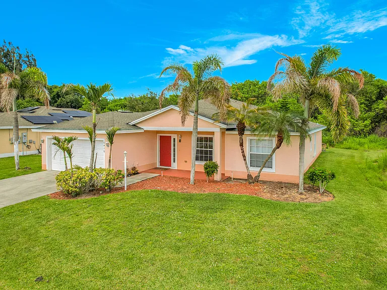6416 Las Palmas Way — Photo 3
