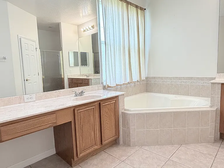 2413 Prairie View Dr — Photo 30