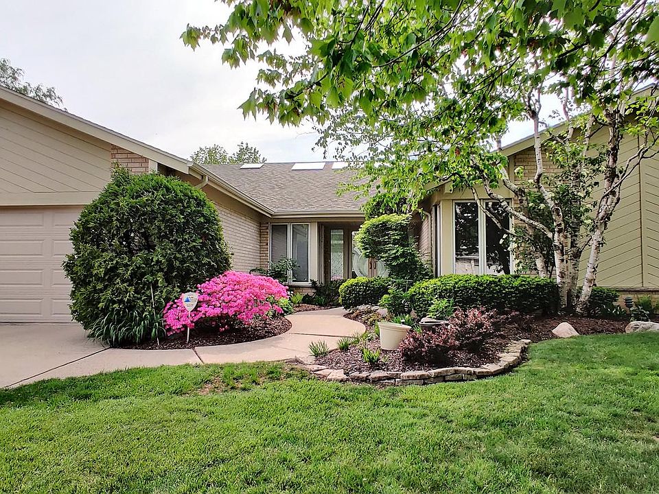 1st image of 840 Bermuda Dunes Pl