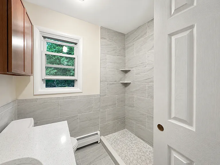 28 Carr St #2 — Photo 16