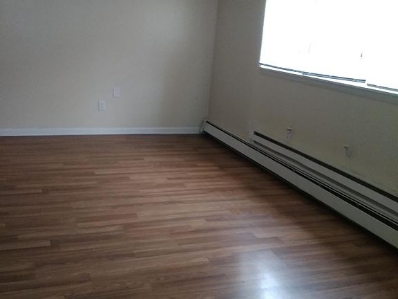 5th image of 1814 N Main St
