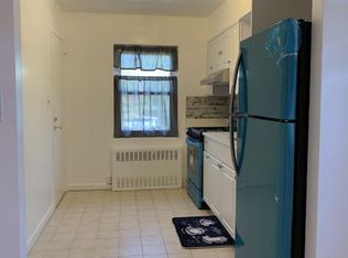21-24 Utopia Pkwy #1B, Whitestone, NY 11357