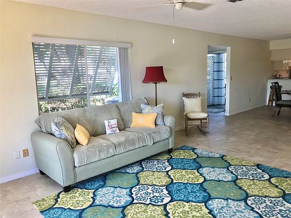 5th image of 121 Wexford Way #114