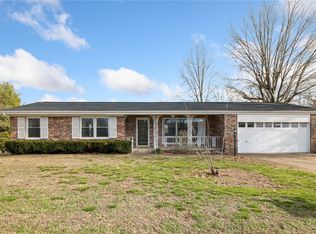 417 Natchez Trace St, Harrison, AR 72601