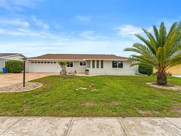 1406 Seton Hall Dr, Sun City Center, FL 33573