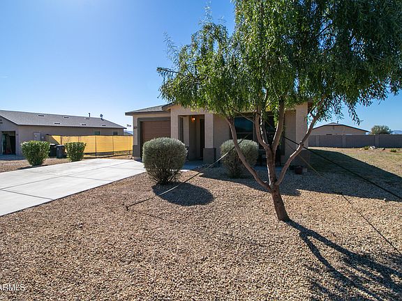 2nd image of 479 CAHAN Drive