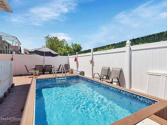 4th image of 193 Beach 149 St #149