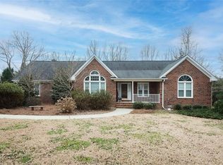 104 E Laramie Dr, Mebane, NC 27302