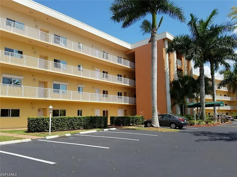 14931 Park Lake Dr #105 — Photo 3