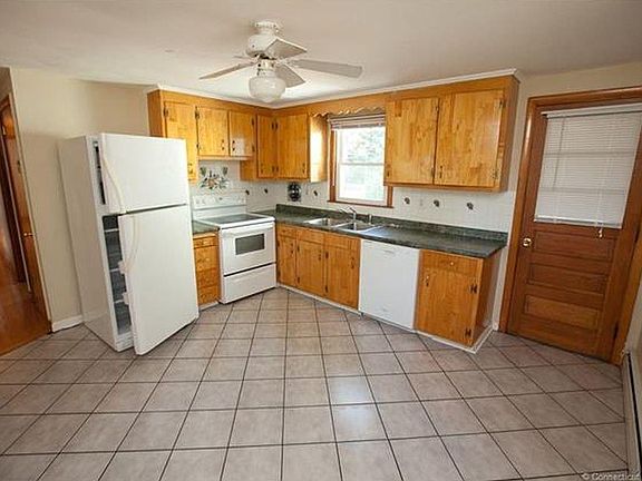 2nd image of 176 Thorniley St