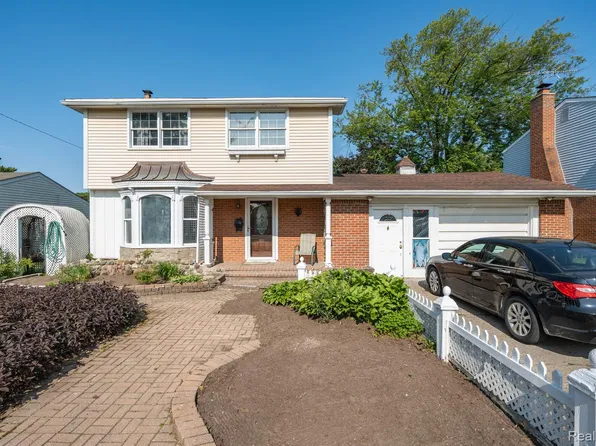 511 N Byfield St, Westland, MI 48185