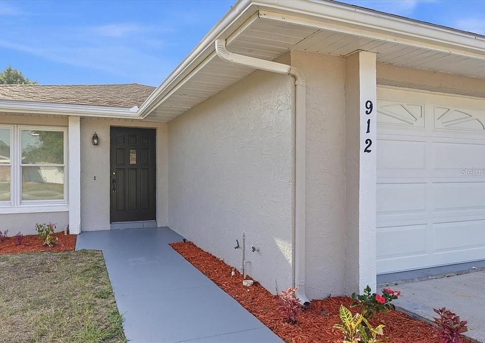 1st image of 912 E HERON CIRCLE