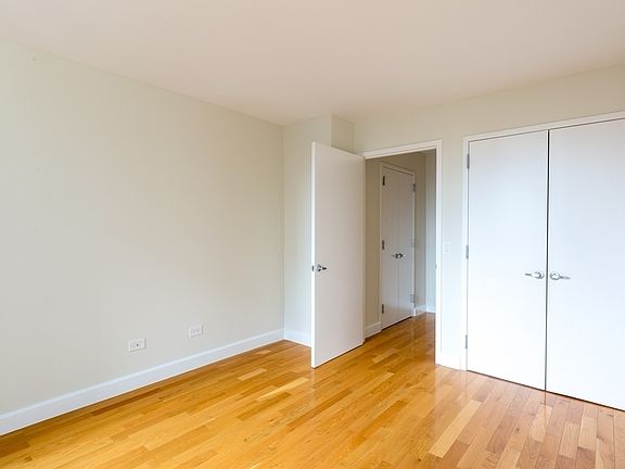 5th image of 235 W 48th St APT 33E