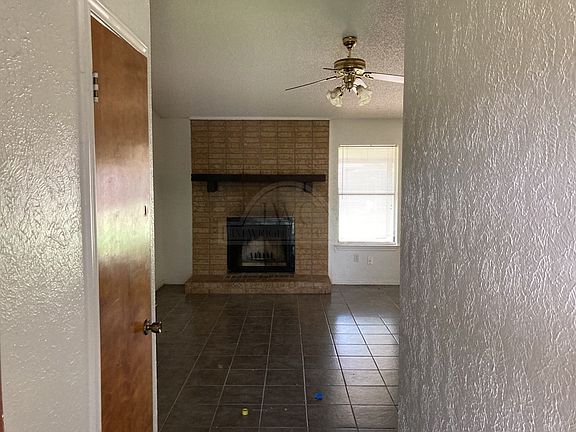 2nd image of 1121 Preswick Dr