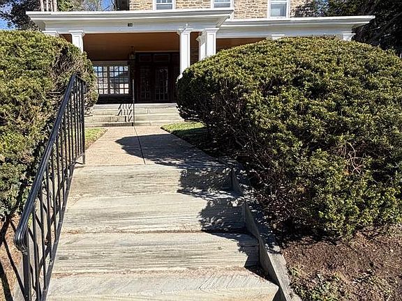 2nd image of 611 E Phil Ellena St