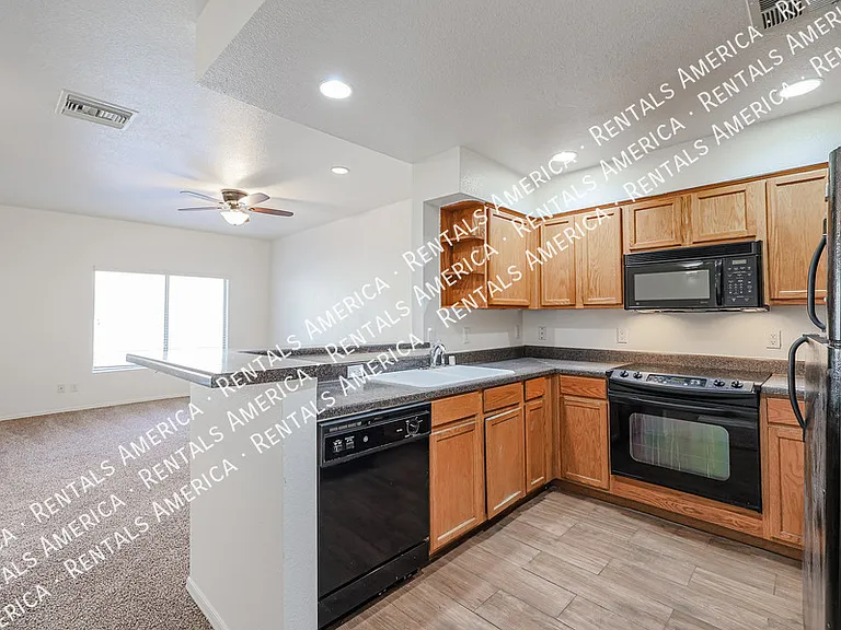 1716 W Cortez St #248 — Photo 7