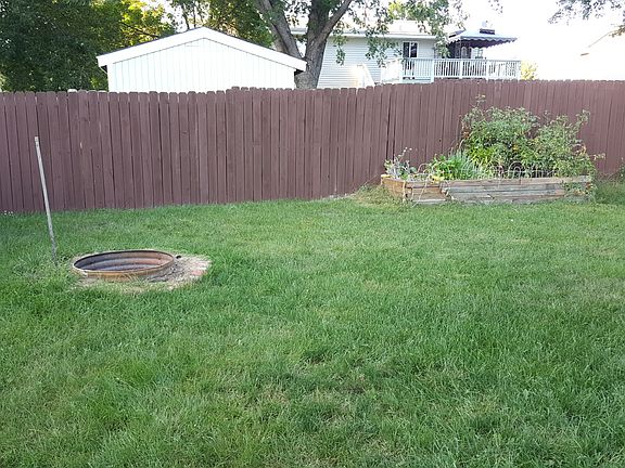3rd image of 899 125th Ln NE