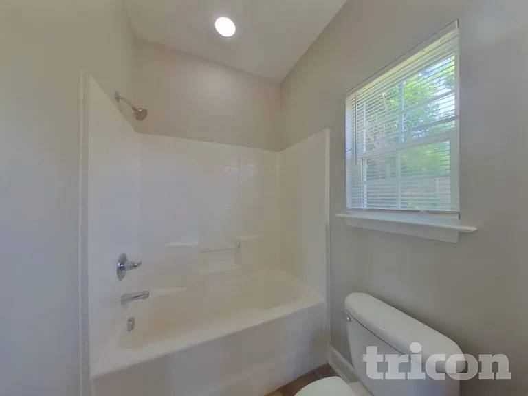955 Ashland Ave — Photo 10